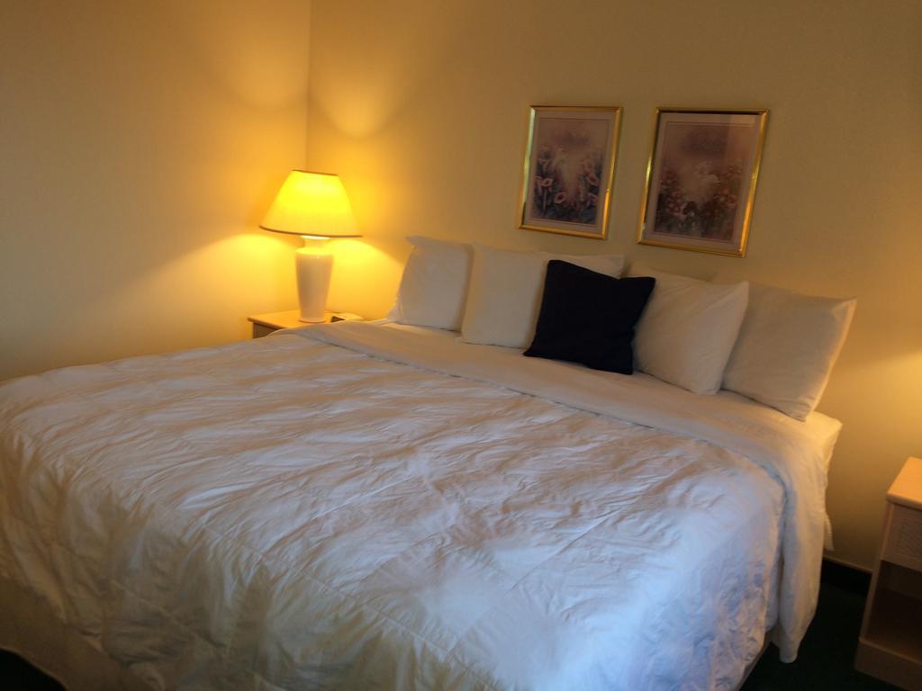 Americas Best Value Inn & Suites - Bluffton Rom bilde